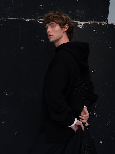 THE LOGO LINE HOODIE