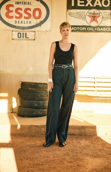 LOOSE BARREL FIT WOMEN'S JEANS
