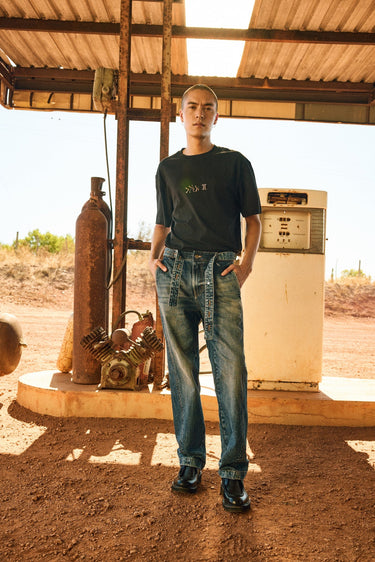 REGULAR FIT BELT DETAILED MEN’S DENIM JEANS